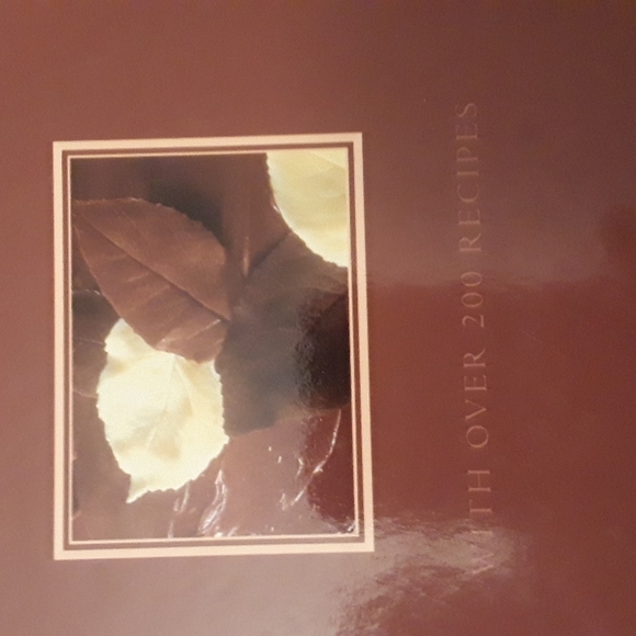 ♥️VINTAGE ♥️Ultimate Chocolate Encyclopedia Hardcover - Picture 2 of 12